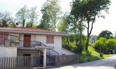 Villa with garden and private courtyard