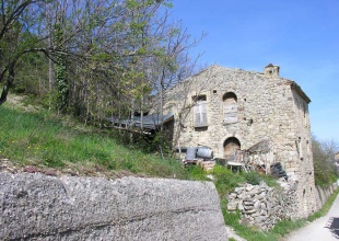 Stone house in Tornareccio for sale