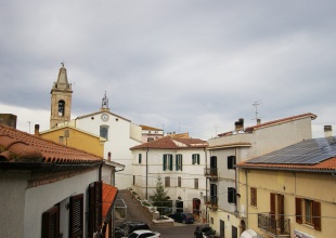 Apartment in Castilenti for sale with view on main square and church
