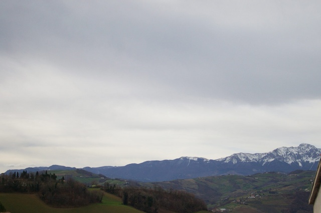 Mountain view of apartment in Castilenti