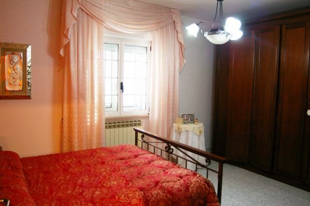 Bedroom of detached house in the countryside near Atri
