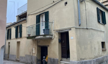 Atri, 2 Bedrooms Bedrooms, ,1 BathroomBathrooms,House,For sale,Vico Miglio 2 ,1523